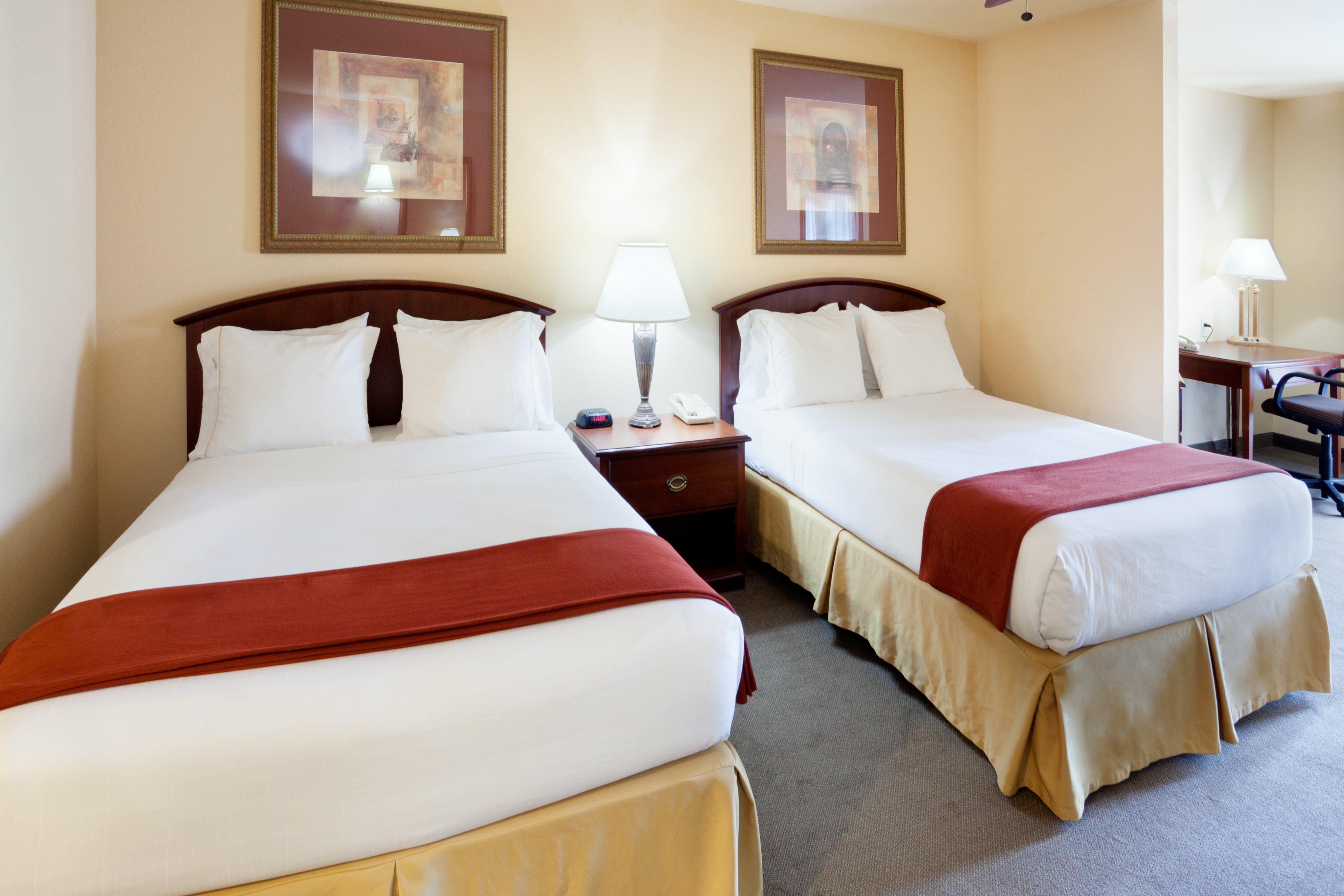 Holiday Inn Express & Suites קרוויל מראה חיצוני תמונה
