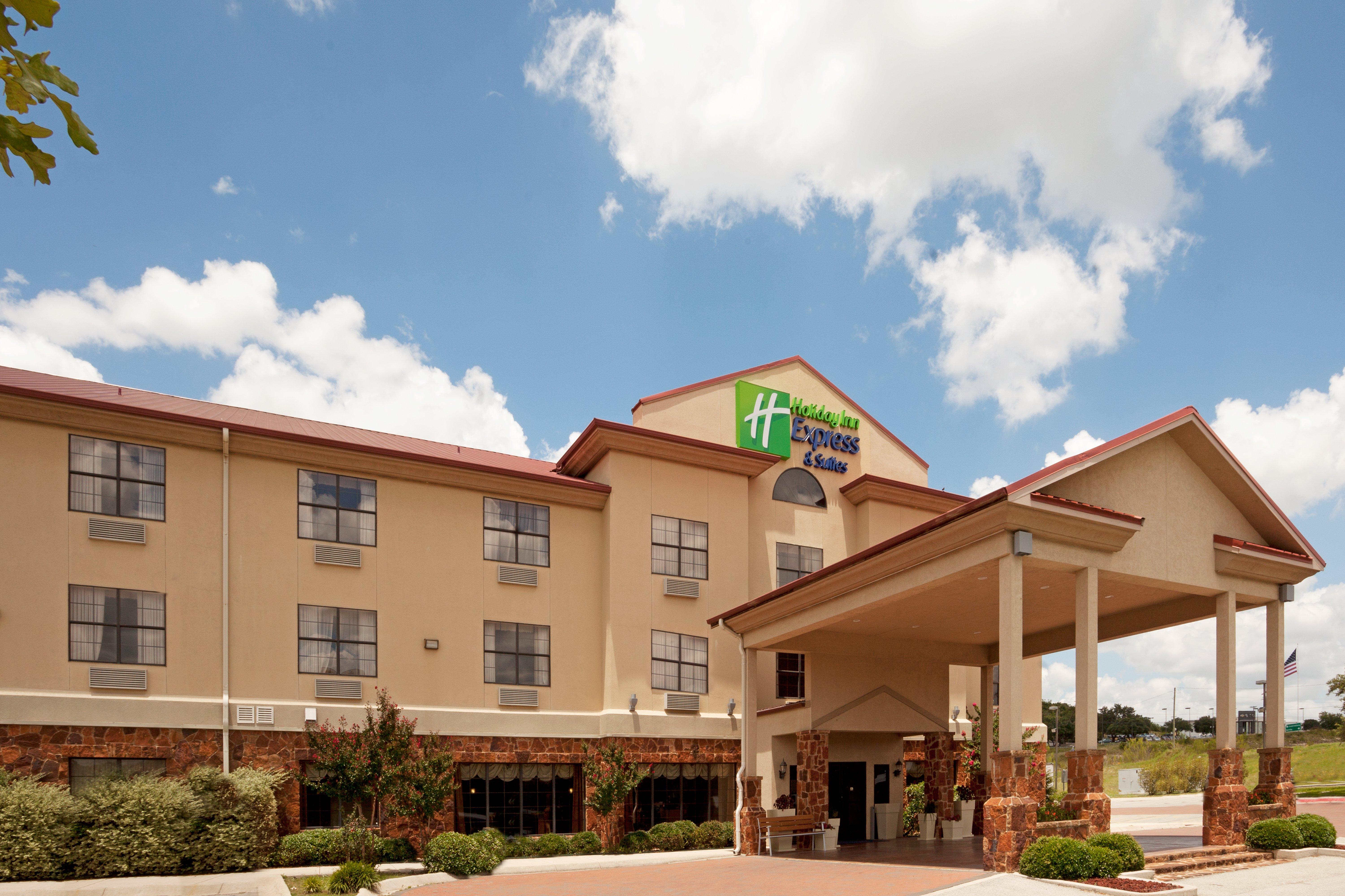 Holiday Inn Express & Suites קרוויל מראה חיצוני תמונה