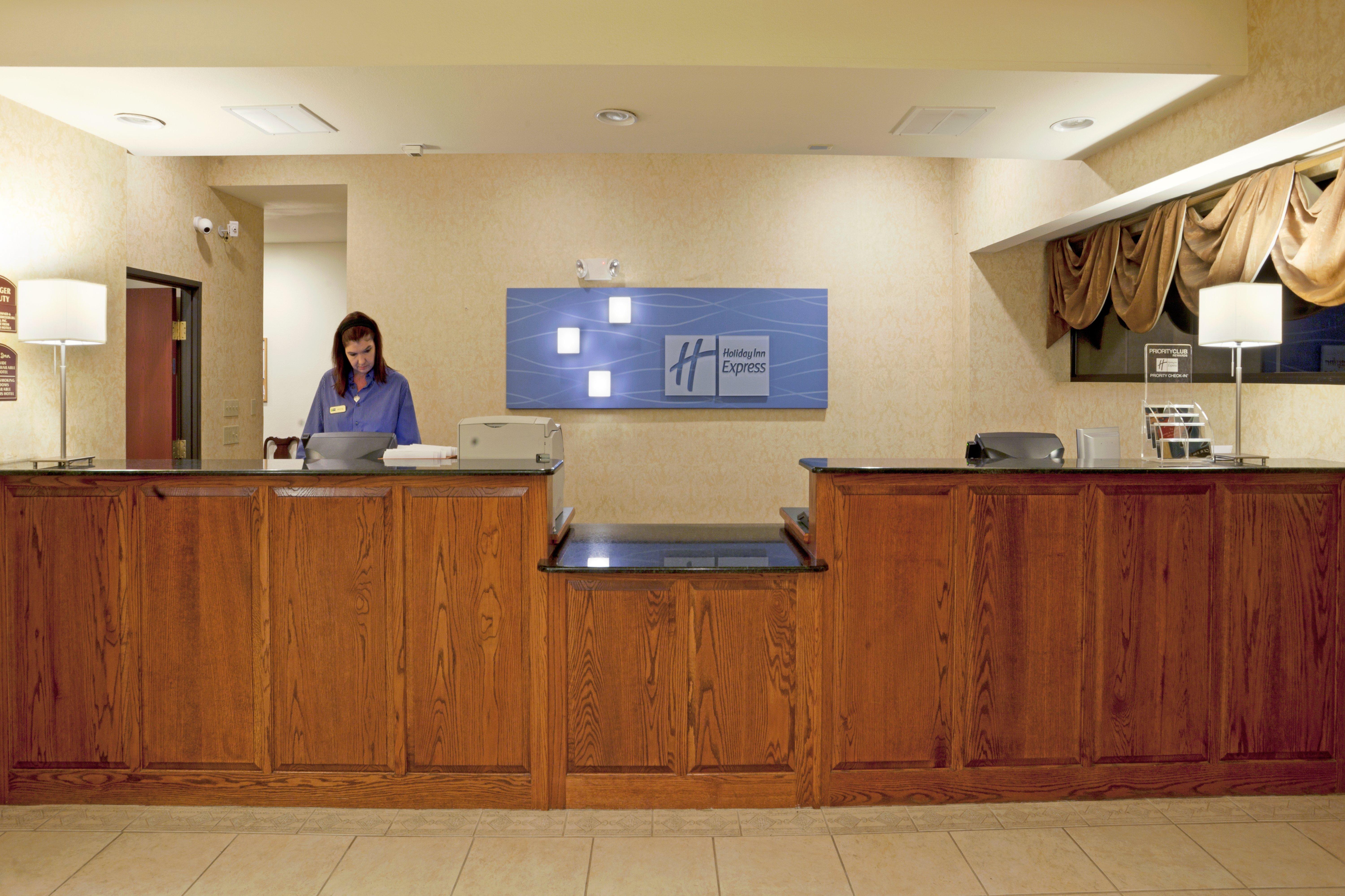 Holiday Inn Express & Suites קרוויל מראה חיצוני תמונה