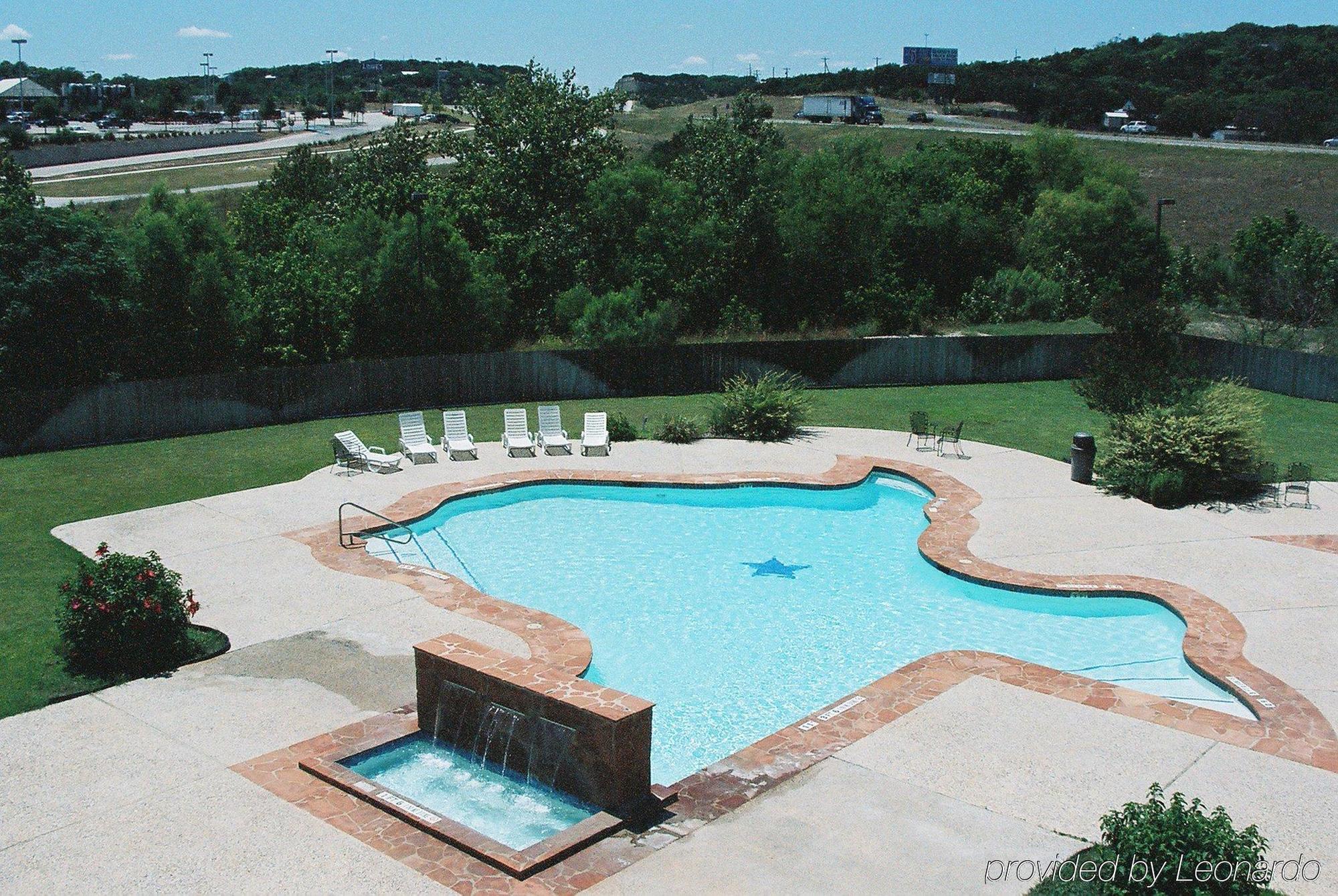Holiday Inn Express & Suites קרוויל מראה חיצוני תמונה