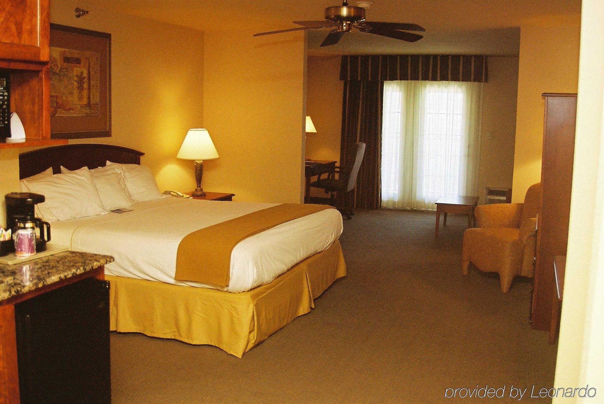 Holiday Inn Express & Suites קרוויל חדר תמונה