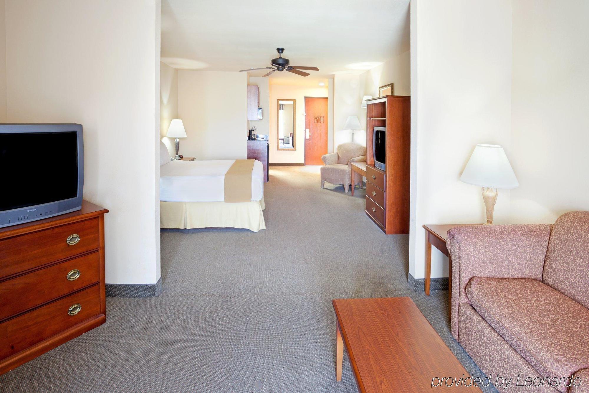 Holiday Inn Express & Suites קרוויל חדר תמונה